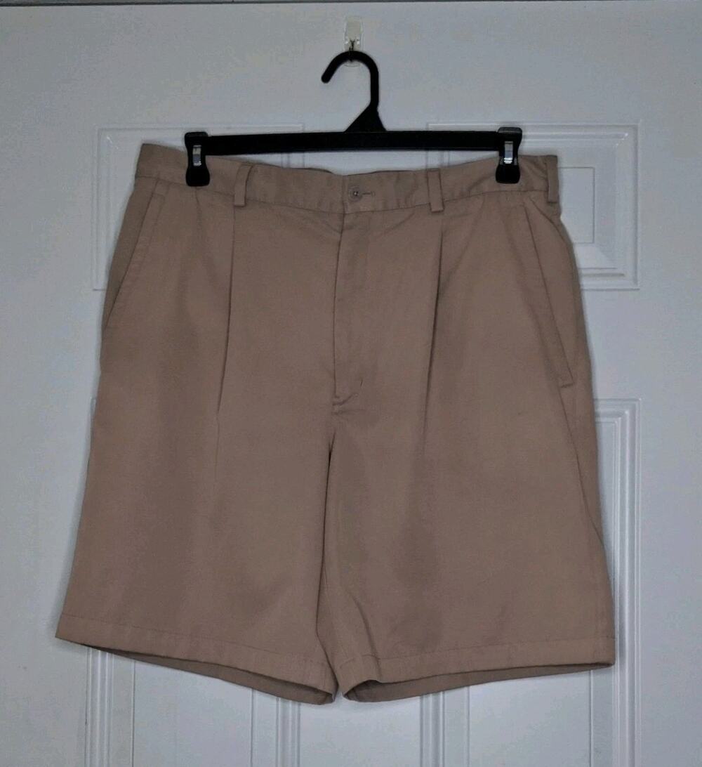 Nike Golf Dry Fit Pleated Front Shorts Mens 36 Tan Khaki Performance Swoosh Logo